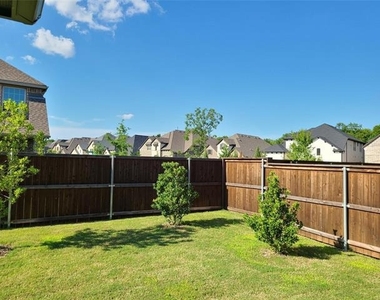 6708 Bermuda Avenue - Photo Thumbnail 26