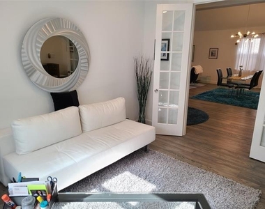 6708 Bermuda Avenue - Photo Thumbnail 8