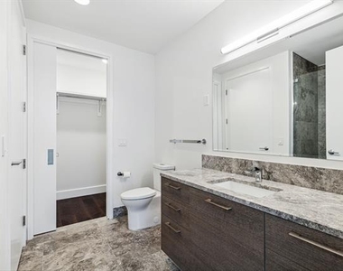 7901 Windrose Avenue - Photo Thumbnail 18