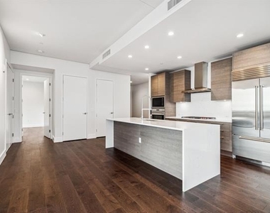 7901 Windrose Avenue - Photo Thumbnail 8