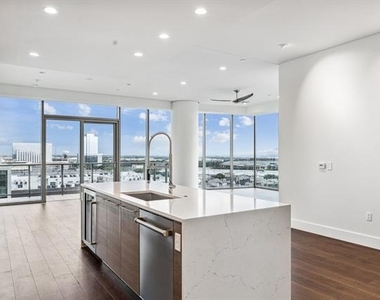 7901 Windrose Avenue - Photo Thumbnail 4
