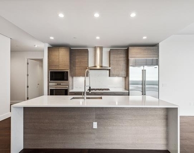 7901 Windrose Avenue - Photo Thumbnail 6