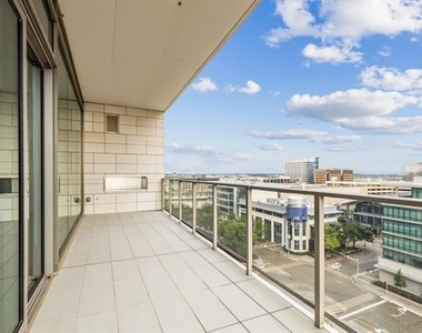 7901 Windrose Avenue - Photo Thumbnail 21