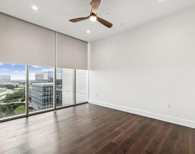 7901 Windrose Avenue - Photo Thumbnail 10