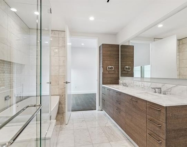 7901 Windrose Avenue - Photo Thumbnail 15