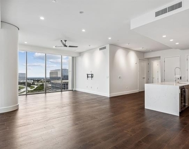 7901 Windrose Avenue - Photo Thumbnail 3