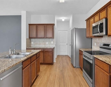 1702 Wild Rye Circle - Photo Thumbnail 3