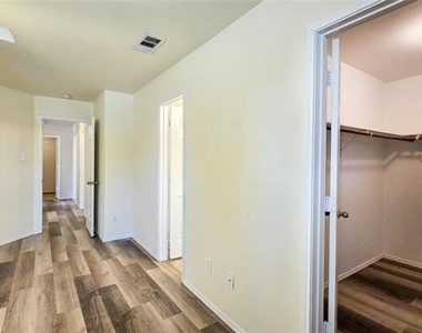 12453 Peak Circle - Photo Thumbnail 9