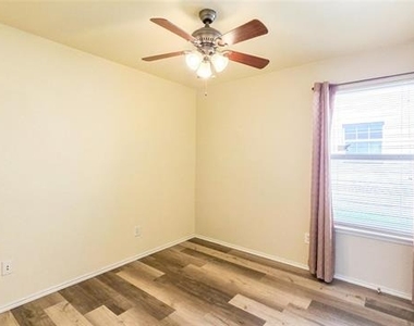 12453 Peak Circle - Photo Thumbnail 18