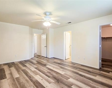 12453 Peak Circle - Photo Thumbnail 11