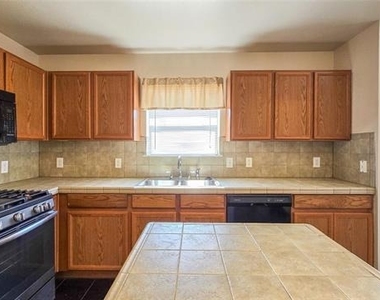 12453 Peak Circle - Photo Thumbnail 4