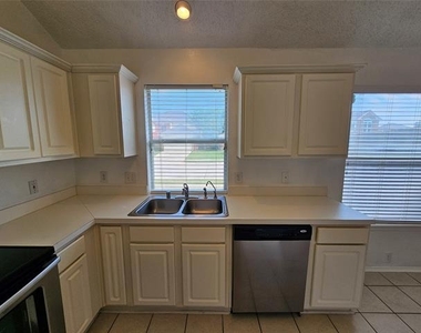1128 Marshall Drive - Photo Thumbnail 10