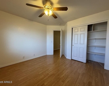 1510 E Charleston Avenue - Photo Thumbnail 22