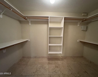 1510 E Charleston Avenue - Photo Thumbnail 7