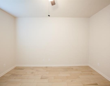 128 Tennyson Street - Photo Thumbnail 28