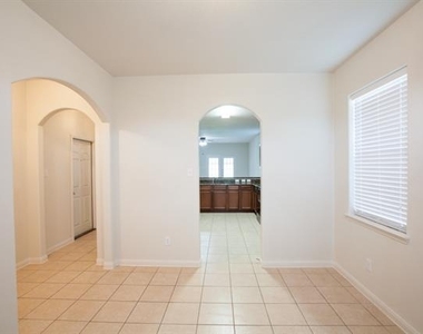 128 Tennyson Street - Photo Thumbnail 6