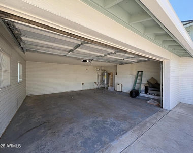 121 E Santa Cruz Drive - Photo Thumbnail 17