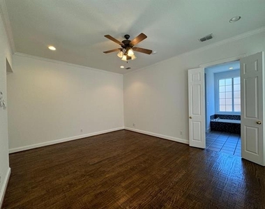 3780 Navarro Way - Photo Thumbnail 11