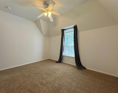 3780 Navarro Way - Photo Thumbnail 16