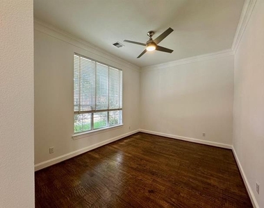 3780 Navarro Way - Photo Thumbnail 10