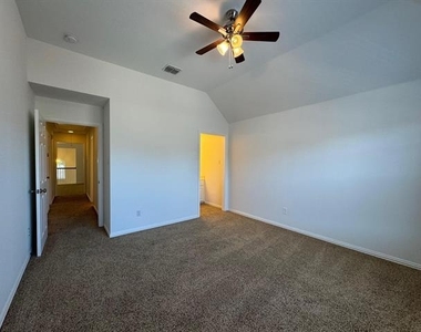 3780 Navarro Way - Photo Thumbnail 12