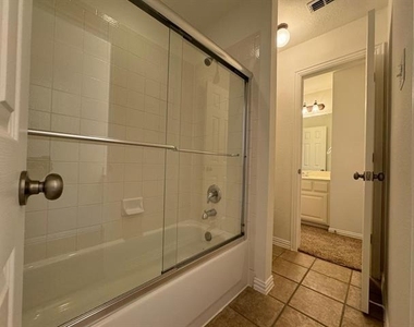 3780 Navarro Way - Photo Thumbnail 15