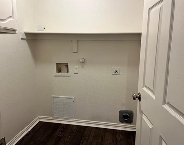 5605 Belle Chasse Lane - Photo Thumbnail 36