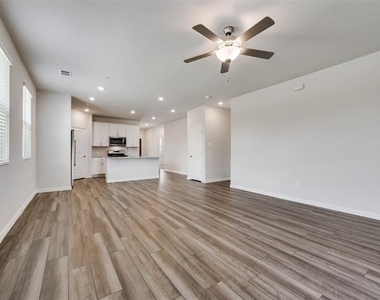 210 Olympus Street - Photo Thumbnail 5