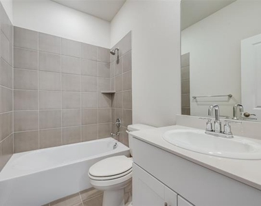 210 Olympus Street - Photo Thumbnail 11