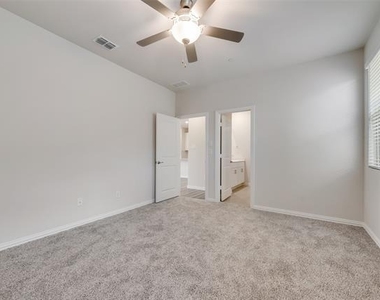 210 Olympus Street - Photo Thumbnail 14