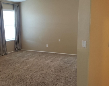 21622 N Dietz Drive - Photo Thumbnail 6