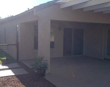 21622 N Dietz Drive - Photo Thumbnail 10