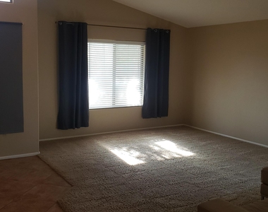 21622 N Dietz Drive - Photo Thumbnail 3