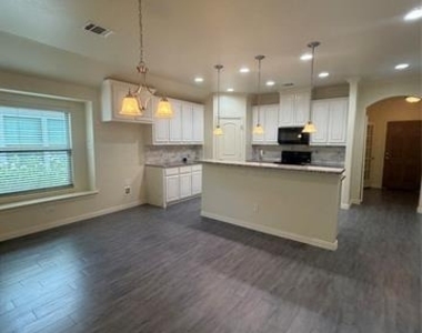 1966 De Berry Lane - Photo Thumbnail 2