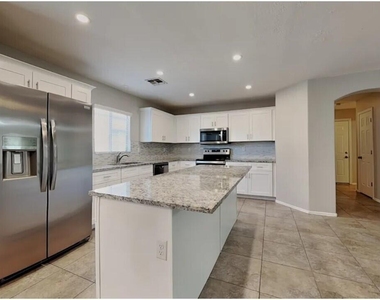12729 W Dreyfus Drive - Photo Thumbnail 5