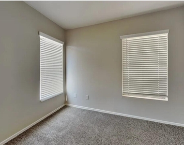 12729 W Dreyfus Drive - Photo Thumbnail 8