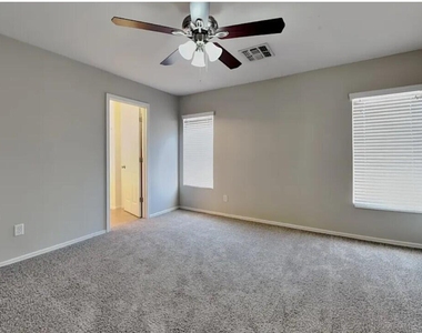 12729 W Dreyfus Drive - Photo Thumbnail 6
