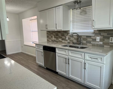 1514 Silverleaf Drive - Photo Thumbnail 3