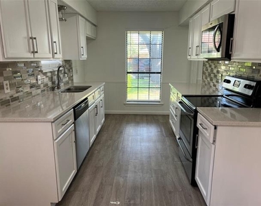 1514 Silverleaf Drive - Photo Thumbnail 2