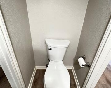 10913 Gable Drive - Photo Thumbnail 11