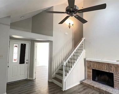 10913 Gable Drive - Photo Thumbnail 4