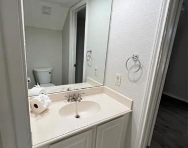 10913 Gable Drive - Photo Thumbnail 10