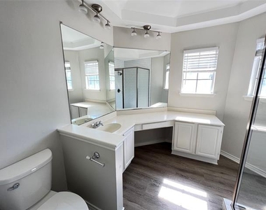 10913 Gable Drive - Photo Thumbnail 25