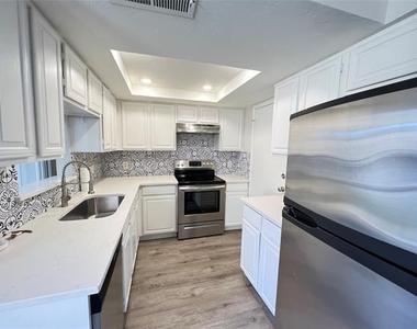 10913 Gable Drive - Photo Thumbnail 16