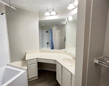 10913 Gable Drive - Photo Thumbnail 8