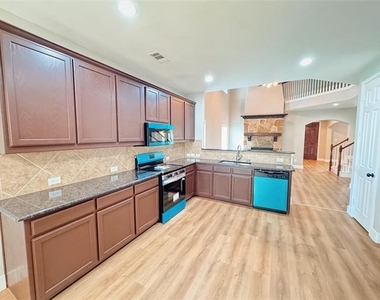1008 Caudle Lane - Photo Thumbnail 6