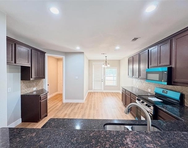 1008 Caudle Lane - Photo Thumbnail 7