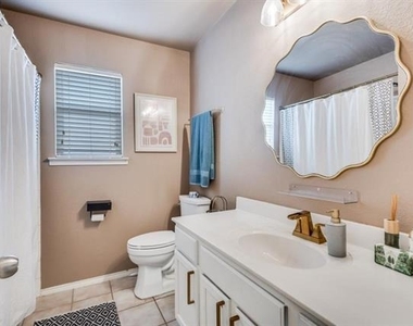 800 Alder Drive - Photo Thumbnail 5