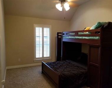309 Bay Hill Court - Photo Thumbnail 9