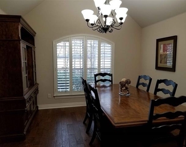 309 Bay Hill Court - Photo Thumbnail 2